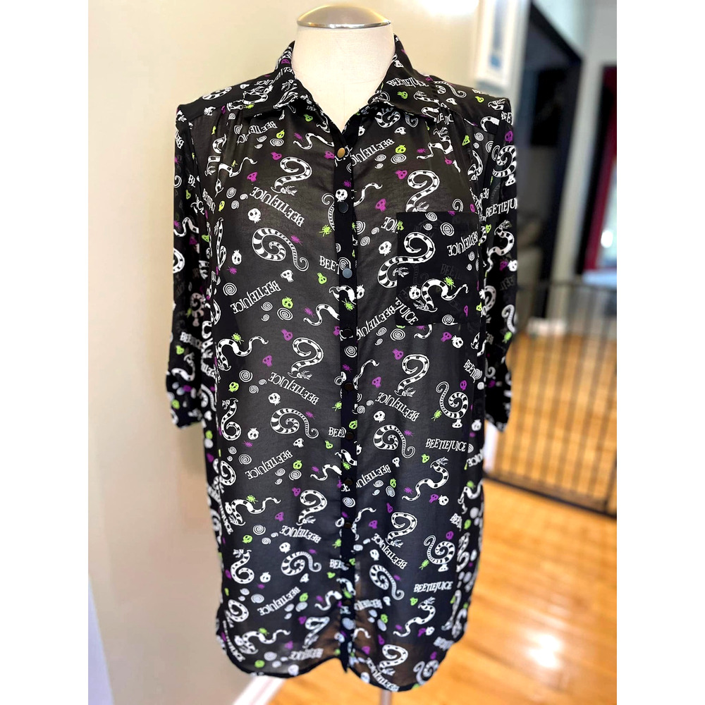 Torrid 00 (size 10) Beetlejuice Movie Sandworm Button Down Chiffon Tunic Top‎
